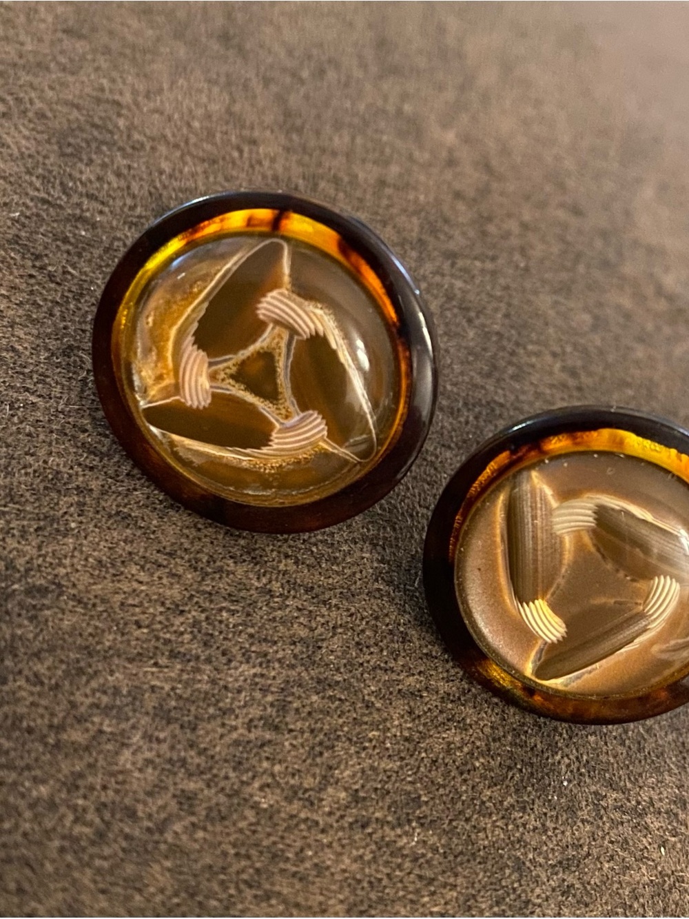 Vintage Tortoise Shell Amber Lucite Swirl Screw Back Earrings 50’s Japan